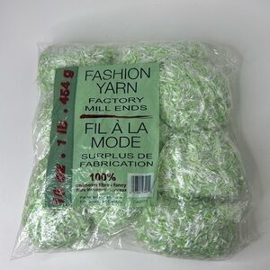 Fashion Yarn Green & White 1 lb - 9 skiens